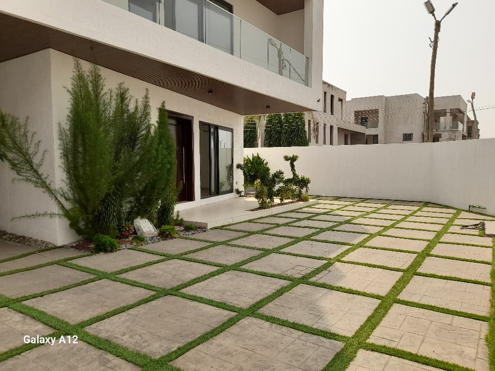 5 bedroom house for sale at tse addo
