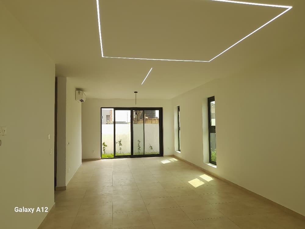 5 bedroom house for sale at tse addo