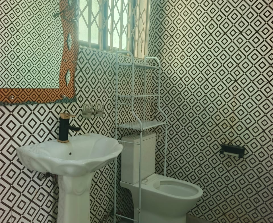 Chamber and hall self contain for rent at teshie bush road bush road