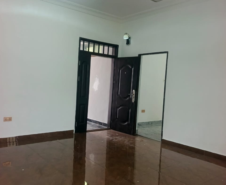 Chamber and hall self contain for rent at teshie bush road bush road