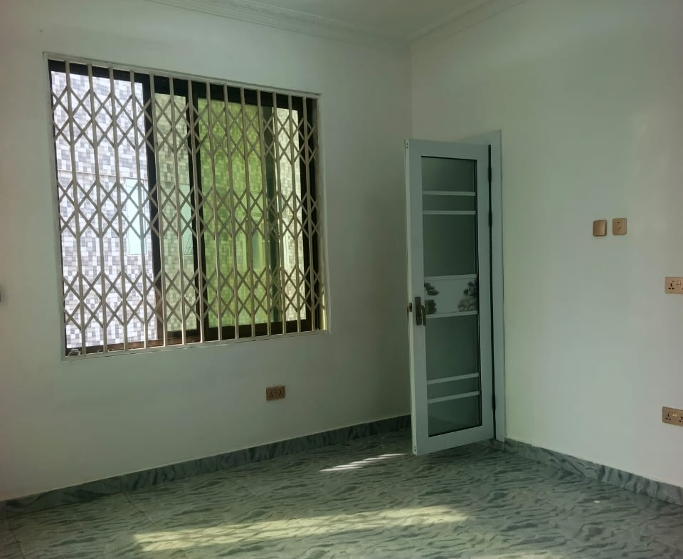 Chamber and hall self contain for rent at teshie bush road bush road