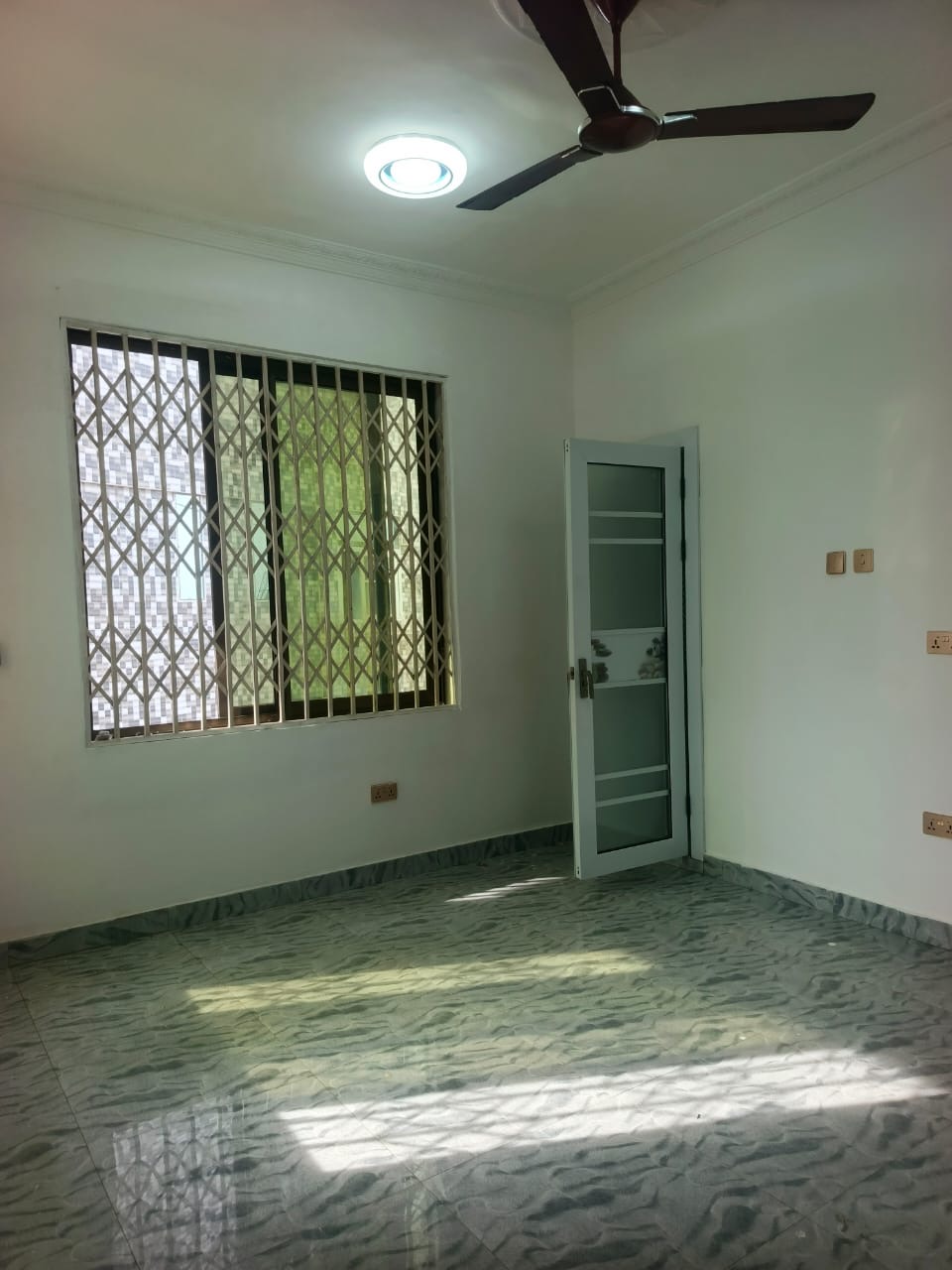 Chamber and hall self contain for rent at teshie bush road bush road