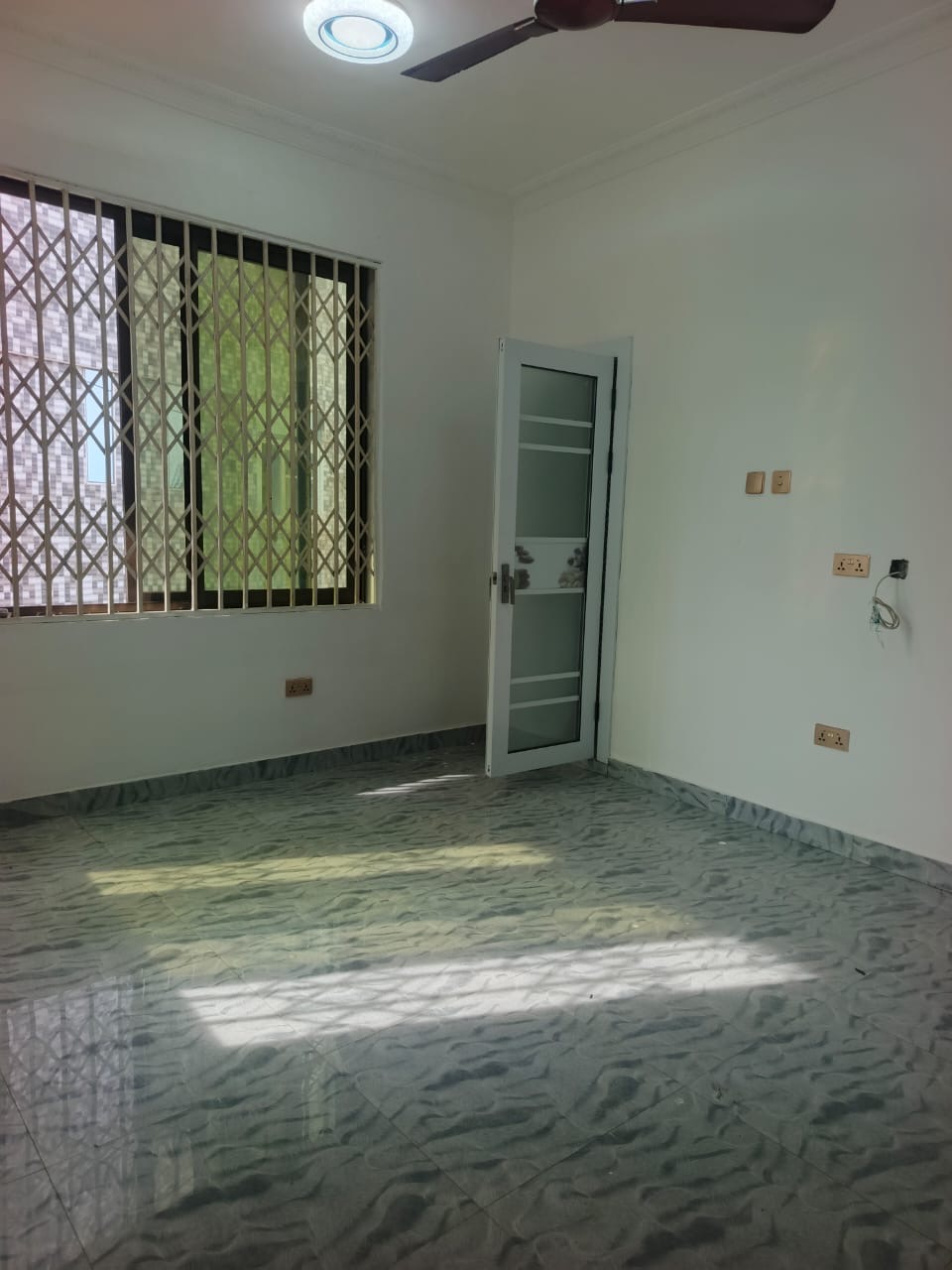 Chamber and hall self contain for rent at teshie bush road bush road