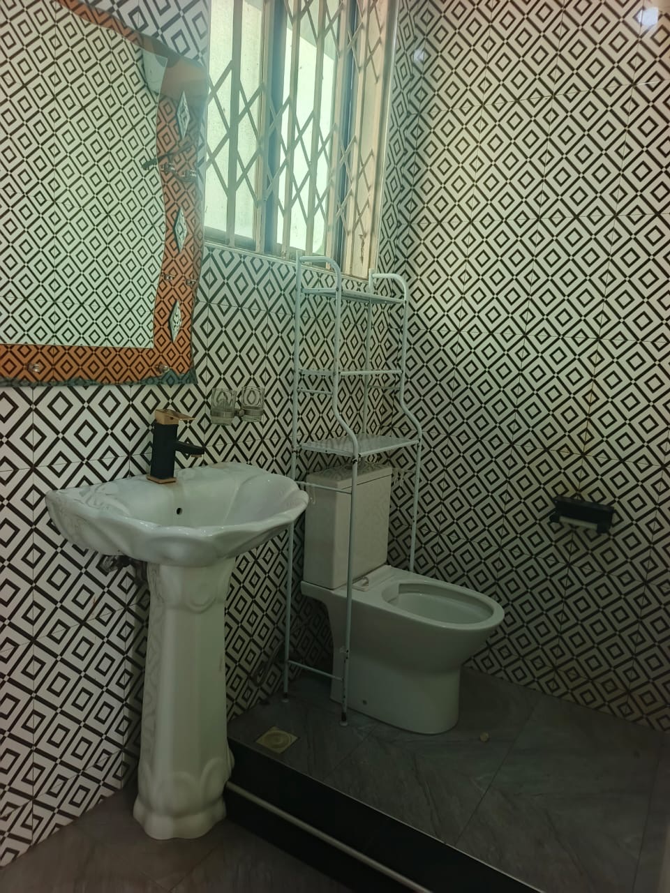 Chamber and hall self contain for rent at teshie bush road bush road
